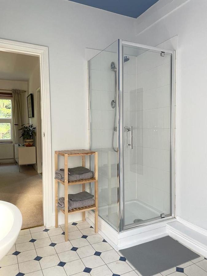 Treetops & Viaducts; Open Plan Two-Bed Apartment Walsden Exterior photo