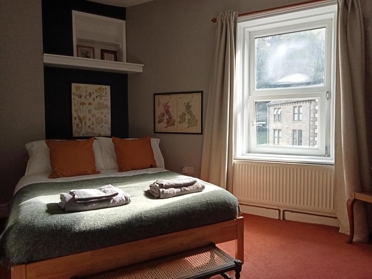 Treetops & Viaducts; Open Plan Two-Bed Apartment Walsden Exterior photo